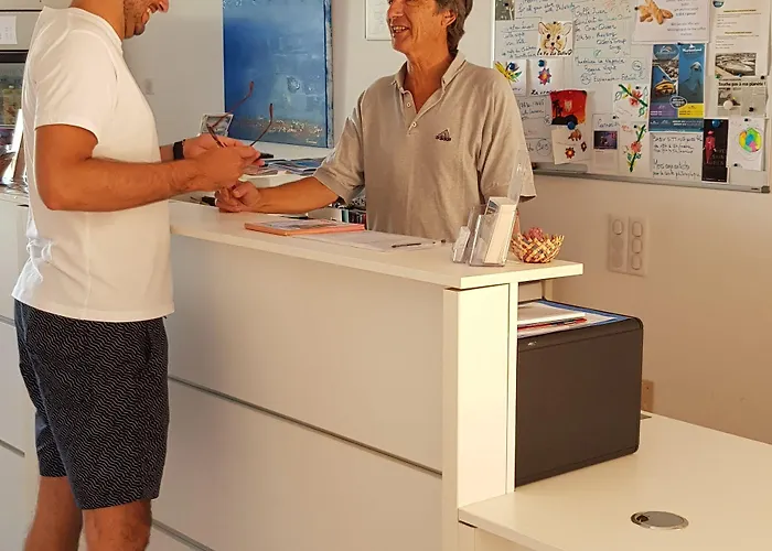 Eden Azur - Hoteliere Aparthotel Golfe-Juan