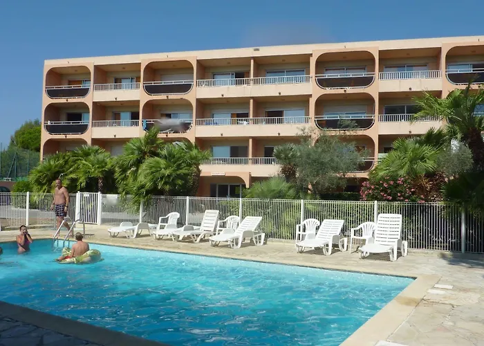 מלון דירות Eden Azur - Hoteliere 4*