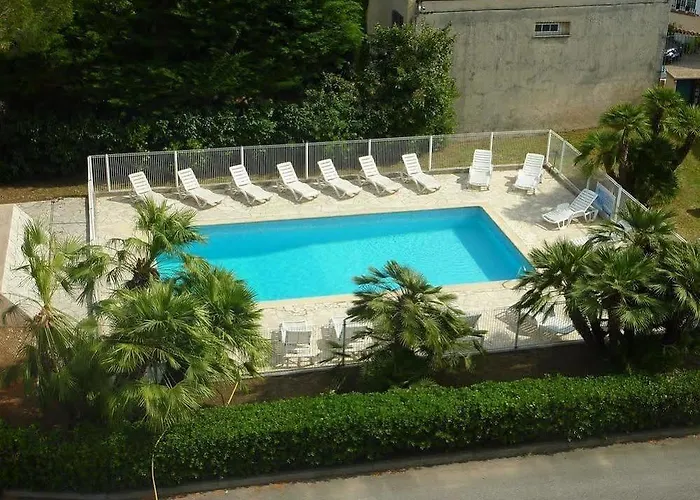 Eden Azur - Hoteliere מלון דירות